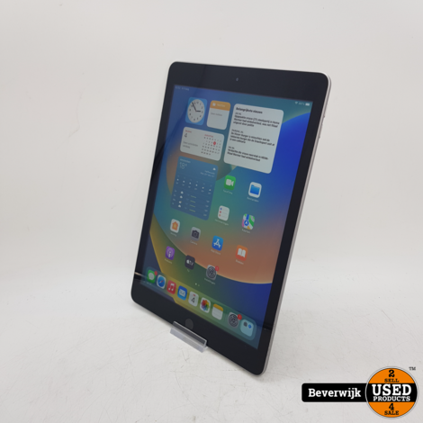 Apple iPad 5th Generatie 32GB WiFi iOS 16.4 - In Goede Staat