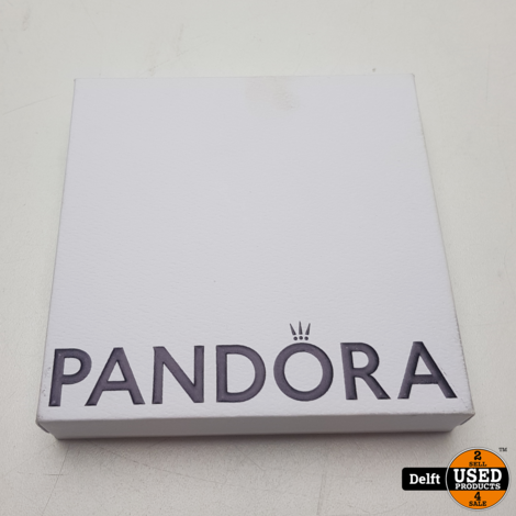 Pandora armband met bedels nette staat 1 maand garantie