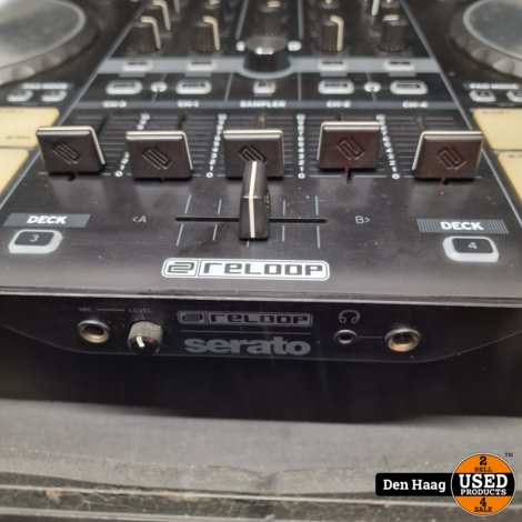 Serato Reeloop Beatmix 4 MK2 DJ controller inclusief flightcase | nette staat