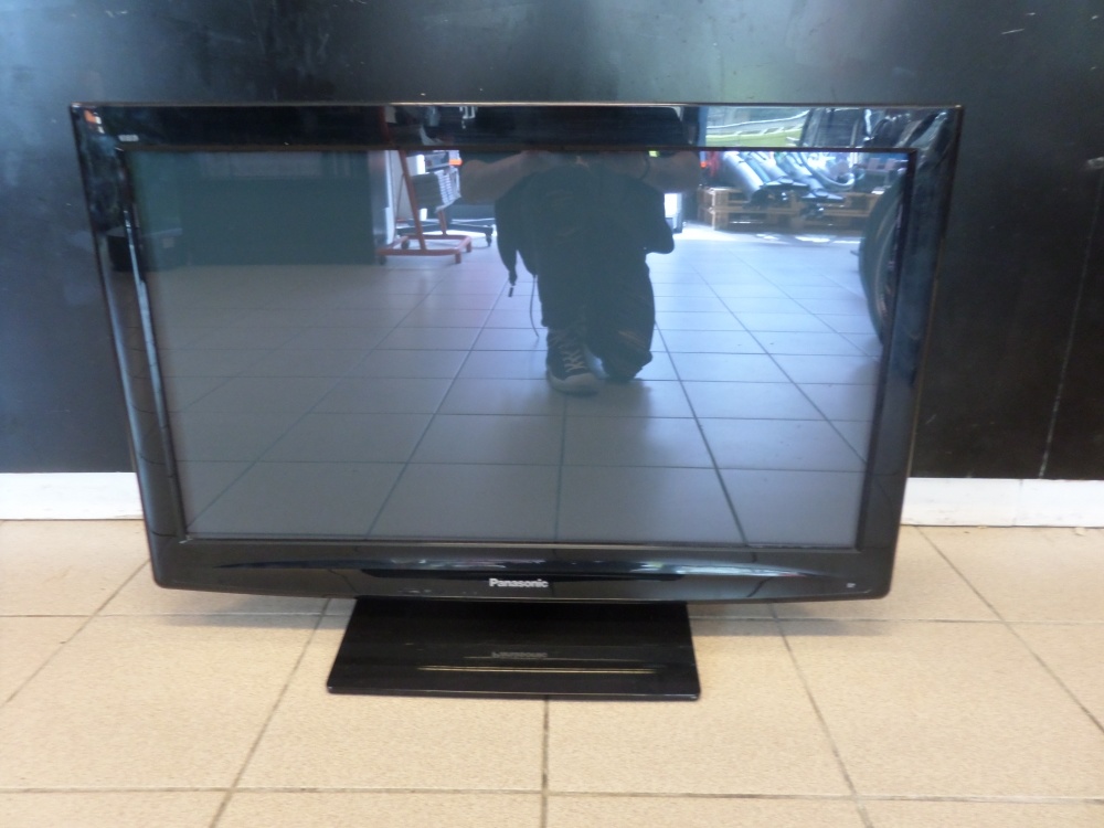 Dalset achterzijde academisch Panasonic Viera TX-P37C2E Plasma TV - In Goede Staat - Used Products Den  Helder