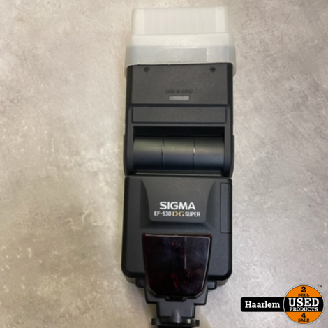 sigma EF 530 DG super flitser PA / PTTL  is voor Pentax met voet en witte diffuserkap