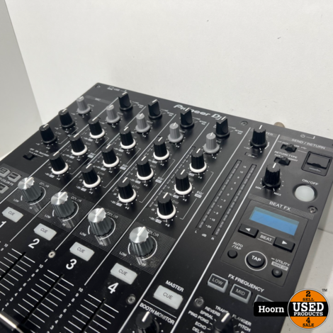 Pioneer DJ DJM-750 MK2 4-Kanaals DJ-Mixer incl. Stofkap en FlightCase in Nette Staat