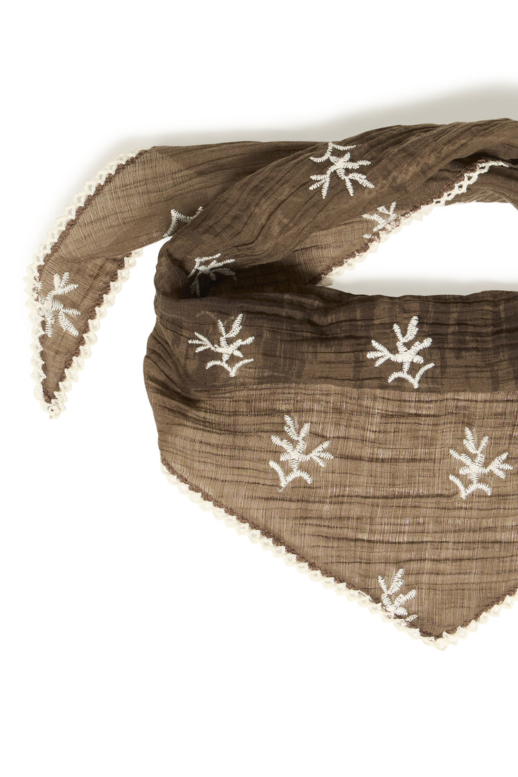b.young BYWIKOLIA EMB TRIANGLE SCARF