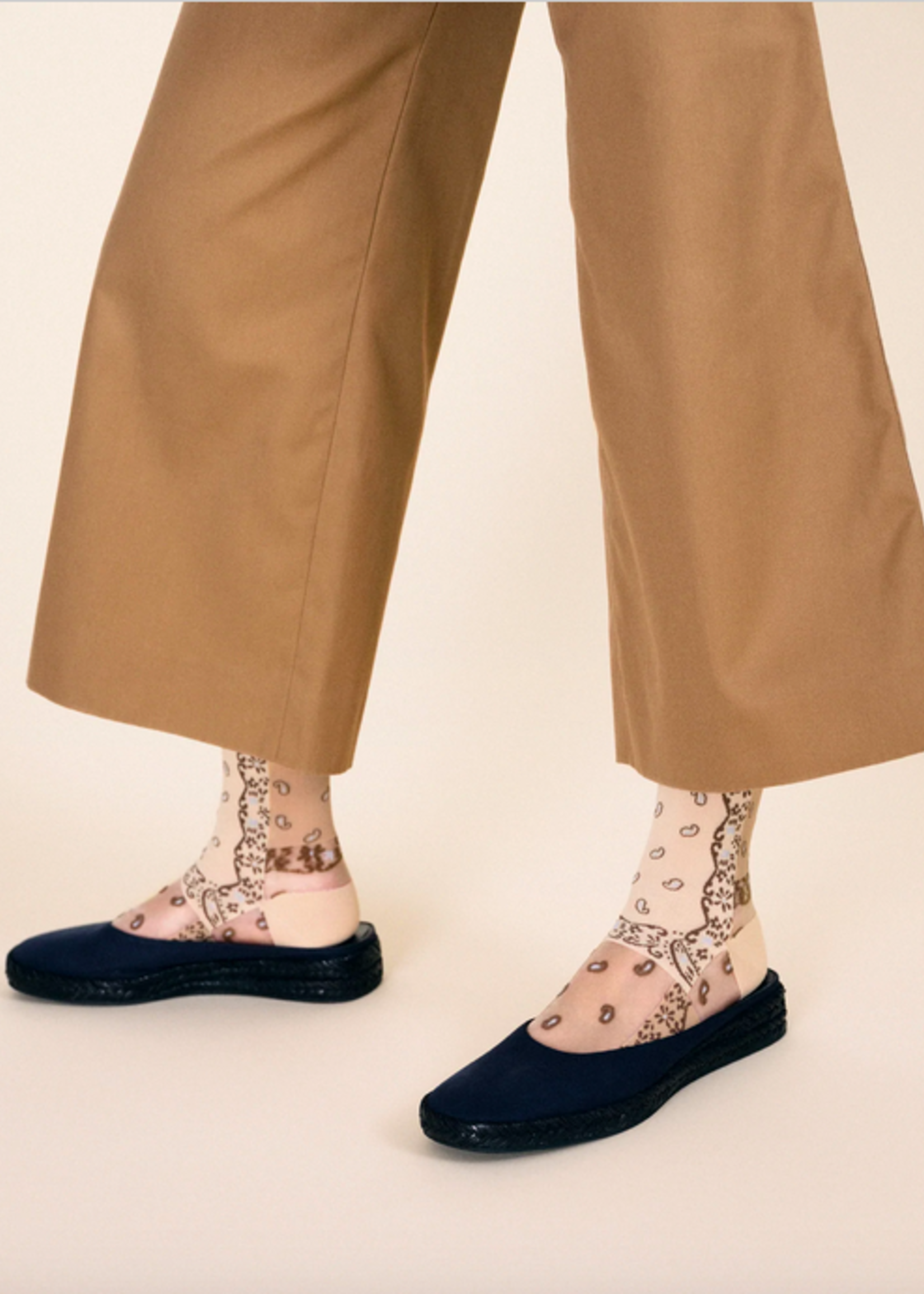 hansel from basel Paisley Bandana Sheer Crew - nude socks