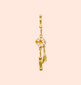 Maanesten Ansa single earring goldplated Maanesten Ansa single earring goldplated