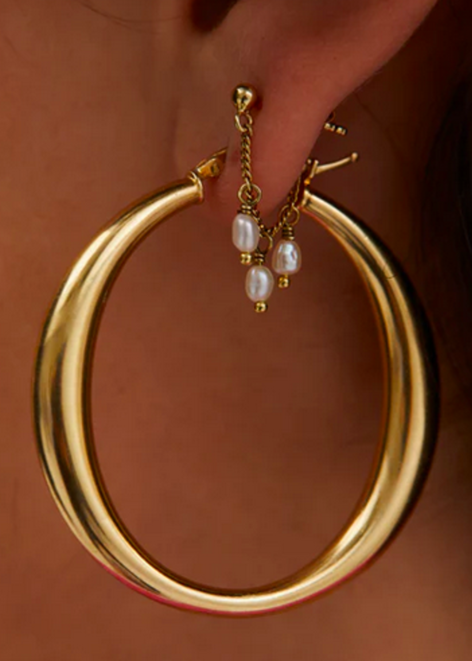 Anna + Nina Cosmic Dust Chain Earring Goldplated