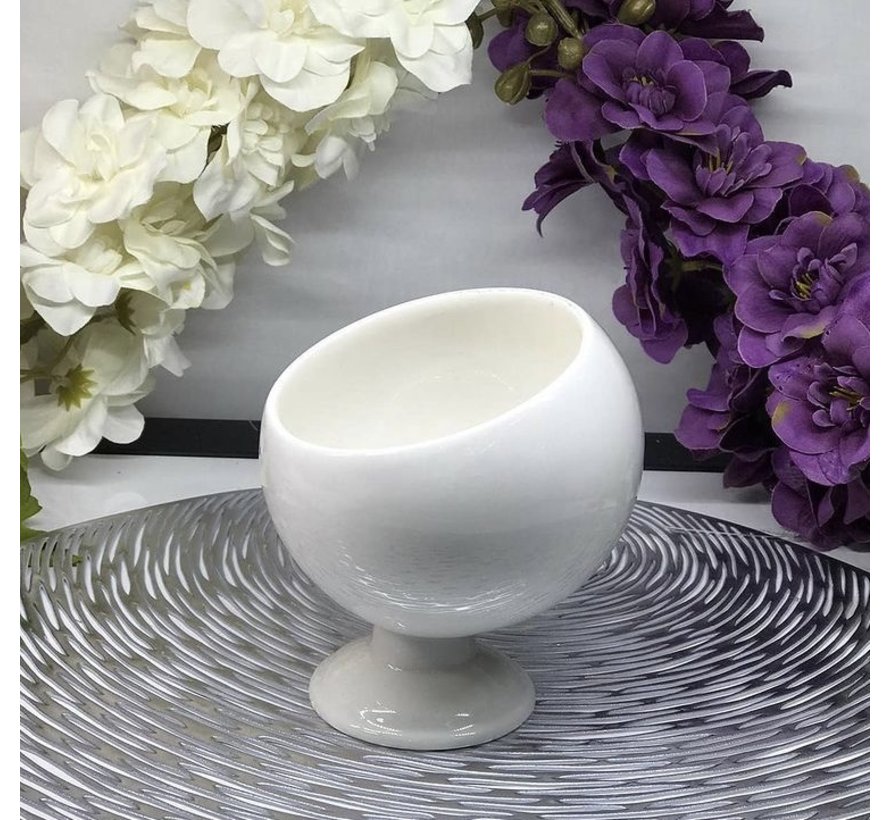Bondy angled bowl with base 11 Cm