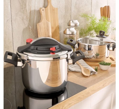 https://cdn.webshopapp.com/shops/266363/files/427451828/500x460x2/karaca-karaca-vitola-4-6-pressure-cooker-set.jpg