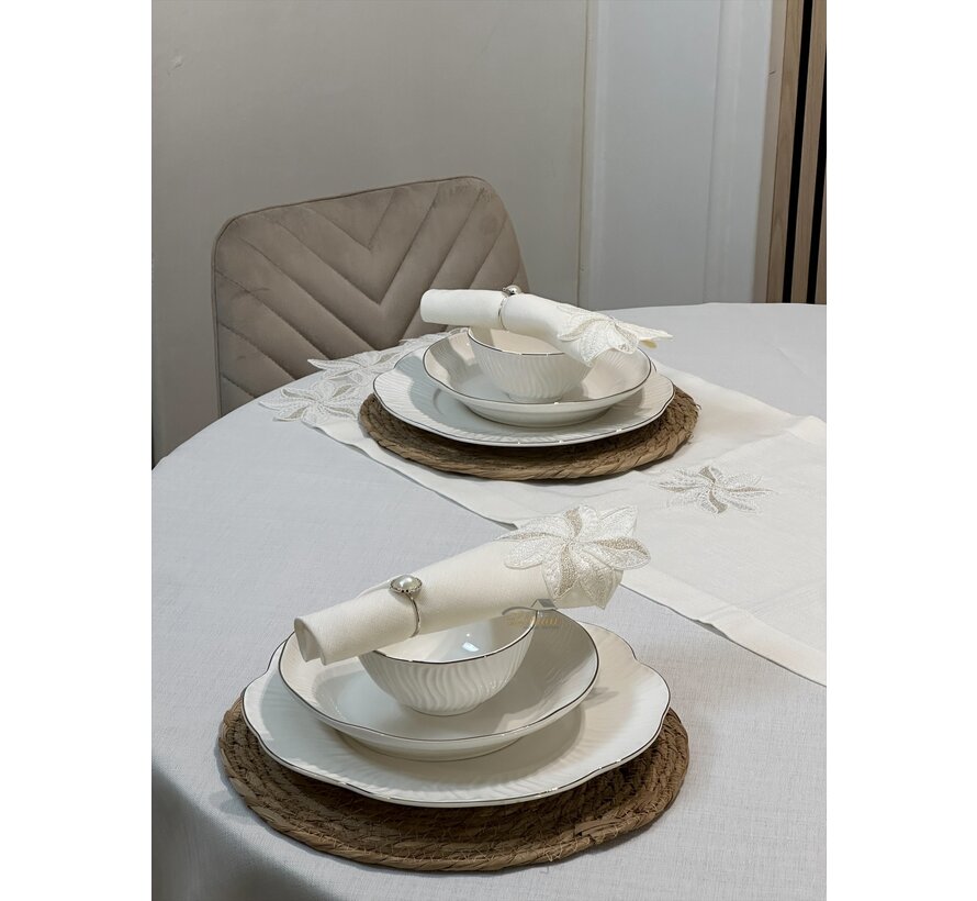Artemis Tafelkleed Set Met Server Cream 18 Delig