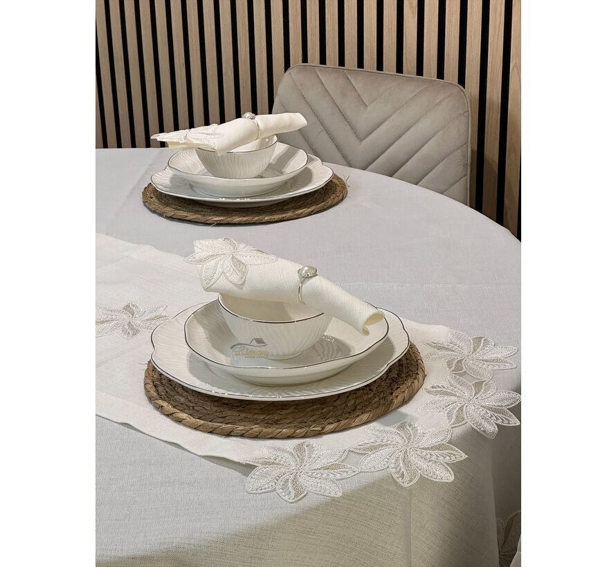 Artemis Tafelkleed Set Met Server Cream 18 Delig