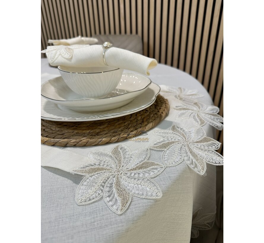 Artemis Tafelkleed Set Met Server Cream 18 Delig