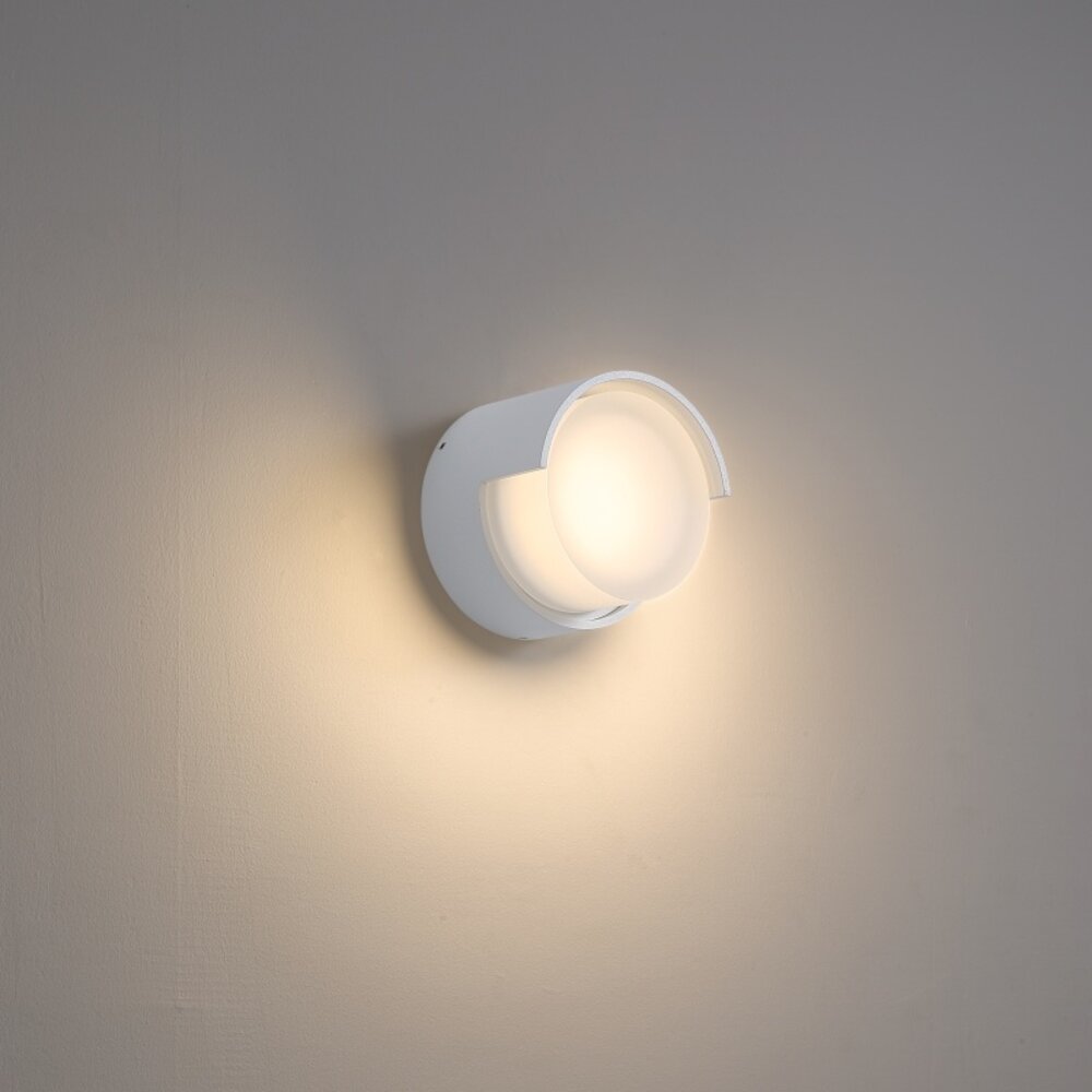 Indoor/outdoor wall lamp ROOF small - White