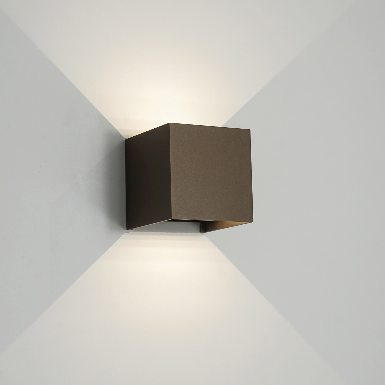 makkelijk te gebruiken werkloosheid Ringlet LED binnen/buiten wandlamp BOXX vierkant brons dimbaar - Lightinova -  Professionele verlichting