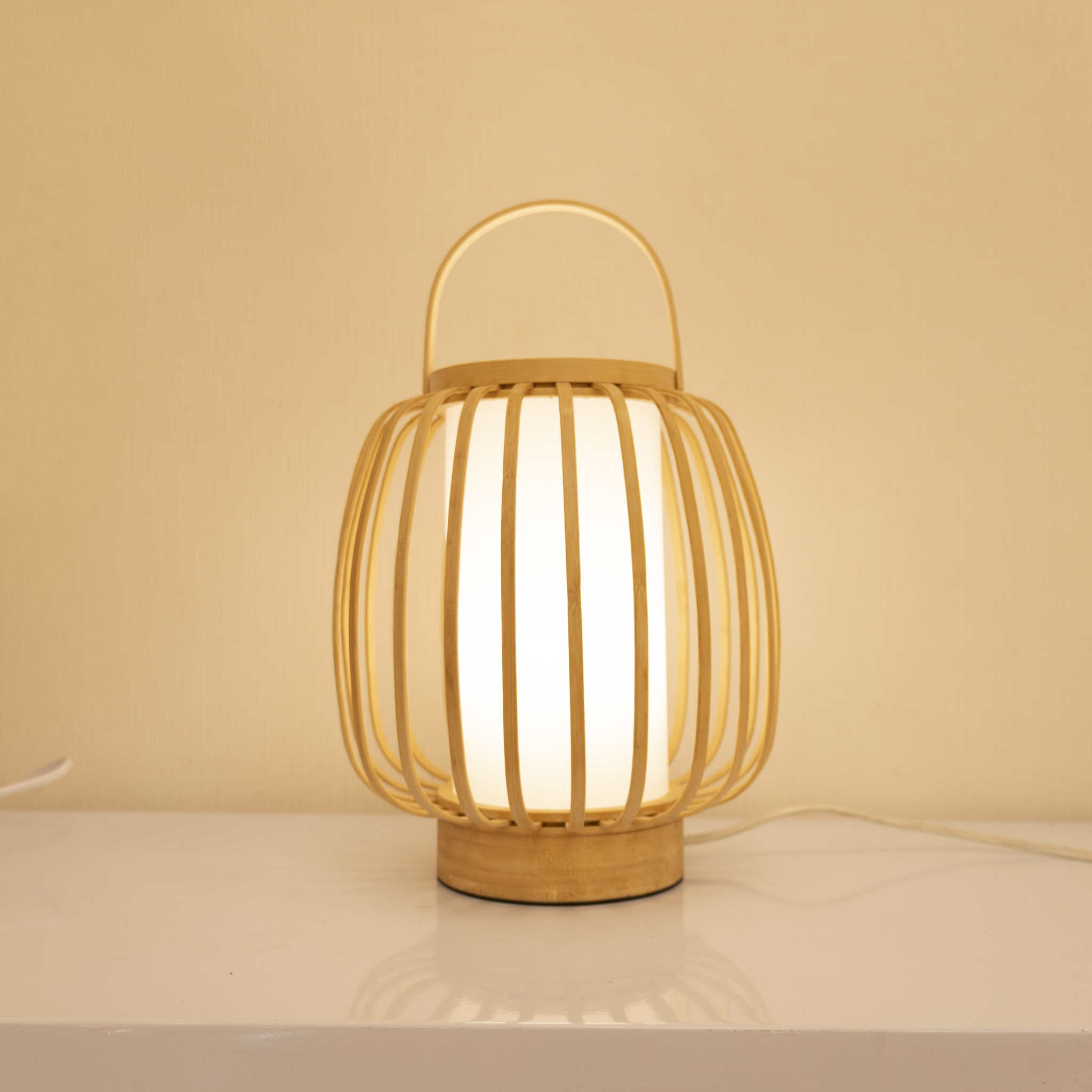 Lampe de table Zen Fan Europe en bambou avec diffuseur thermoplastique