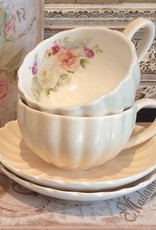 Ensemble tasse et soucoupe/2