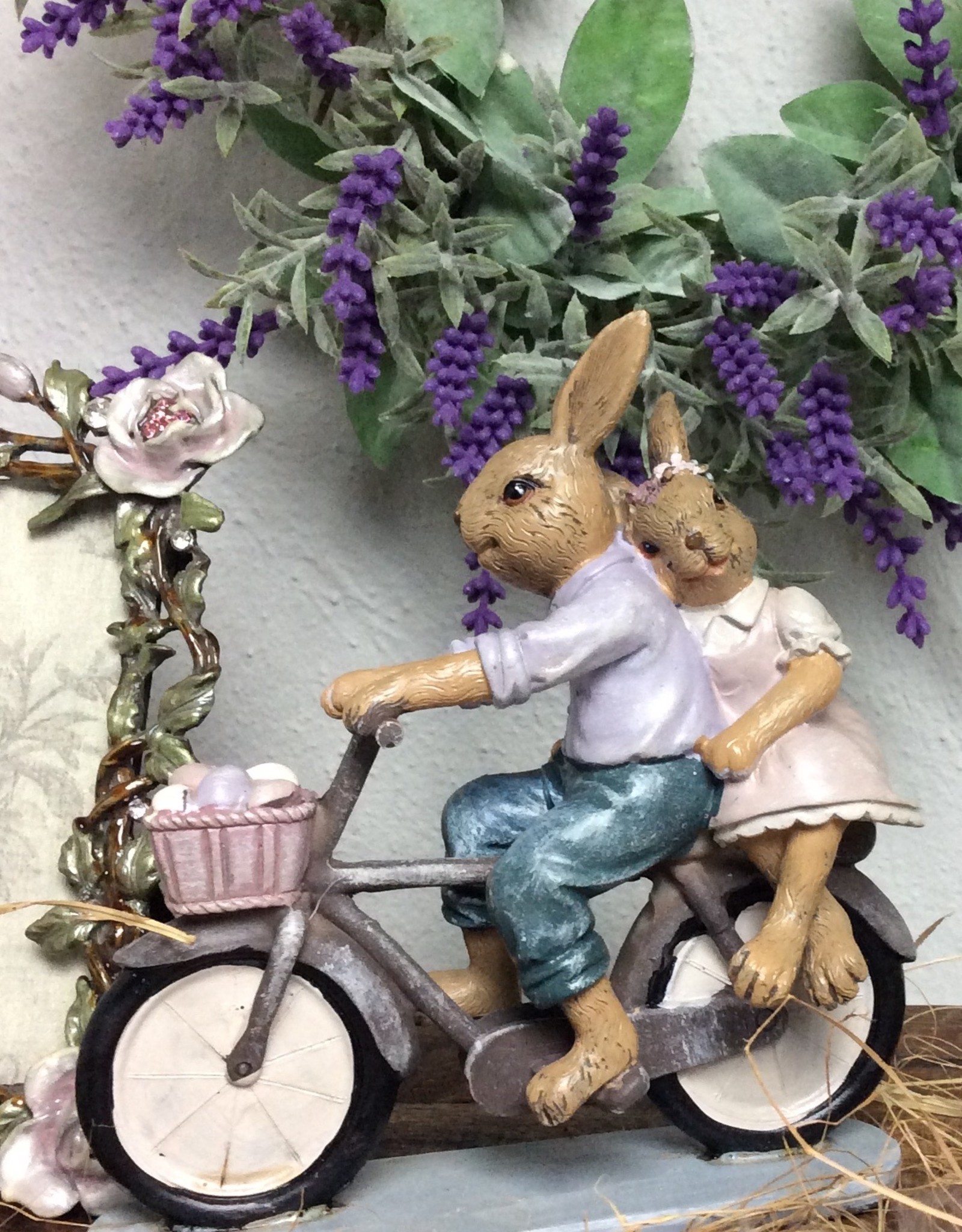 Decoratie konijntjes koppel op fiets