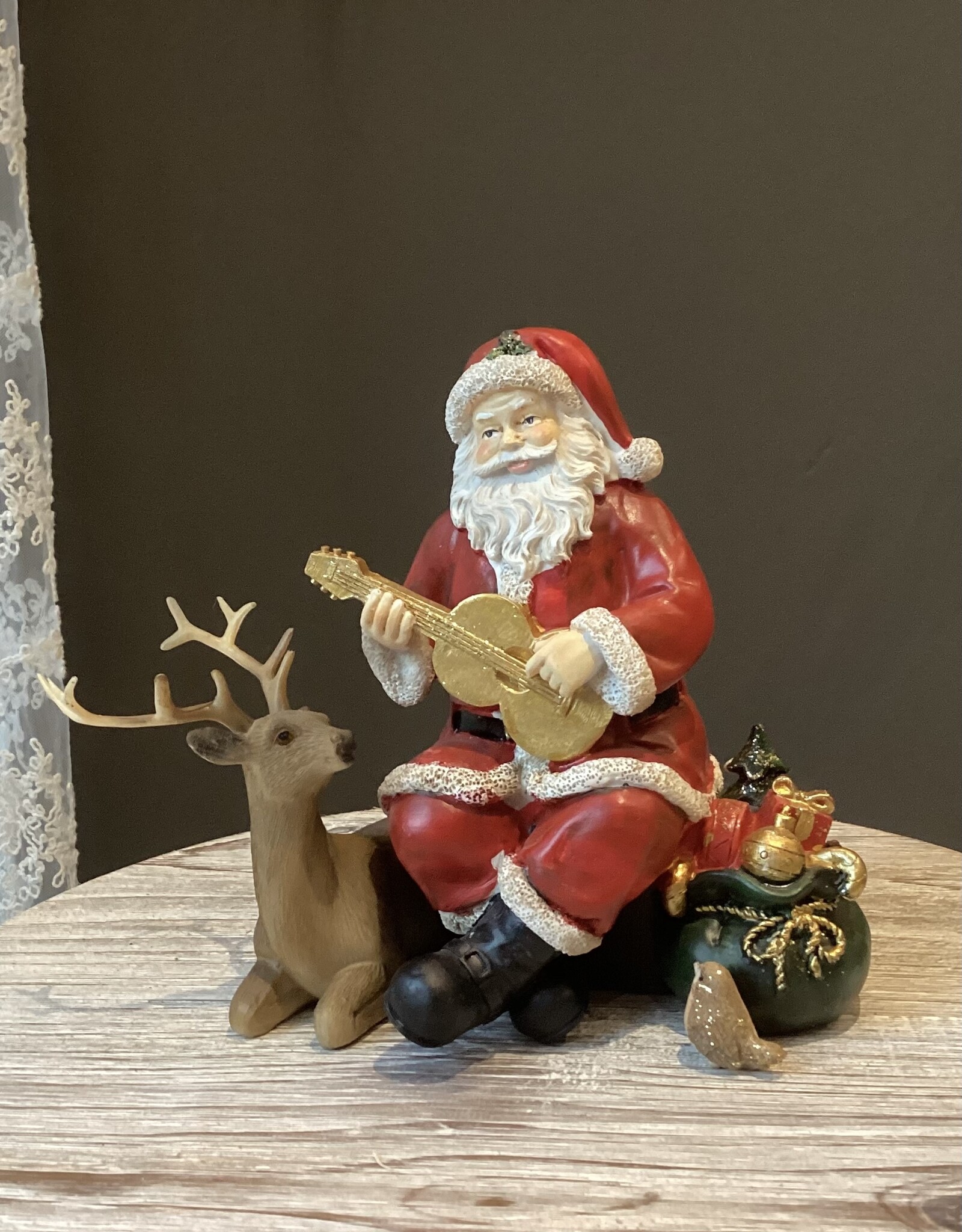 Père Noël avec guitare