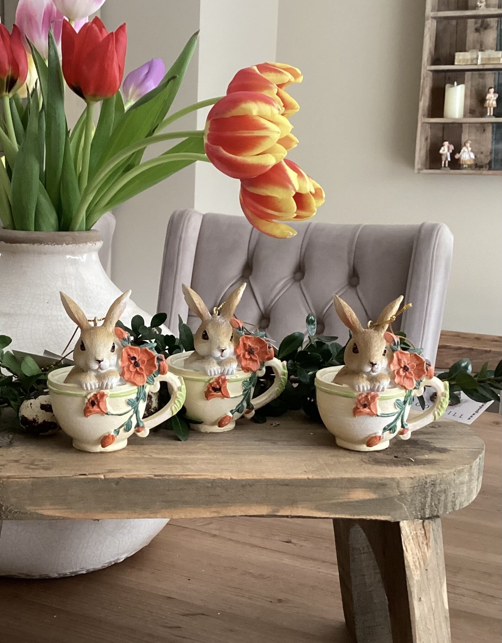 Rabbit with flowers in cup/ set 3