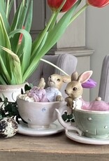lapins couchés dans une tasse /set 2