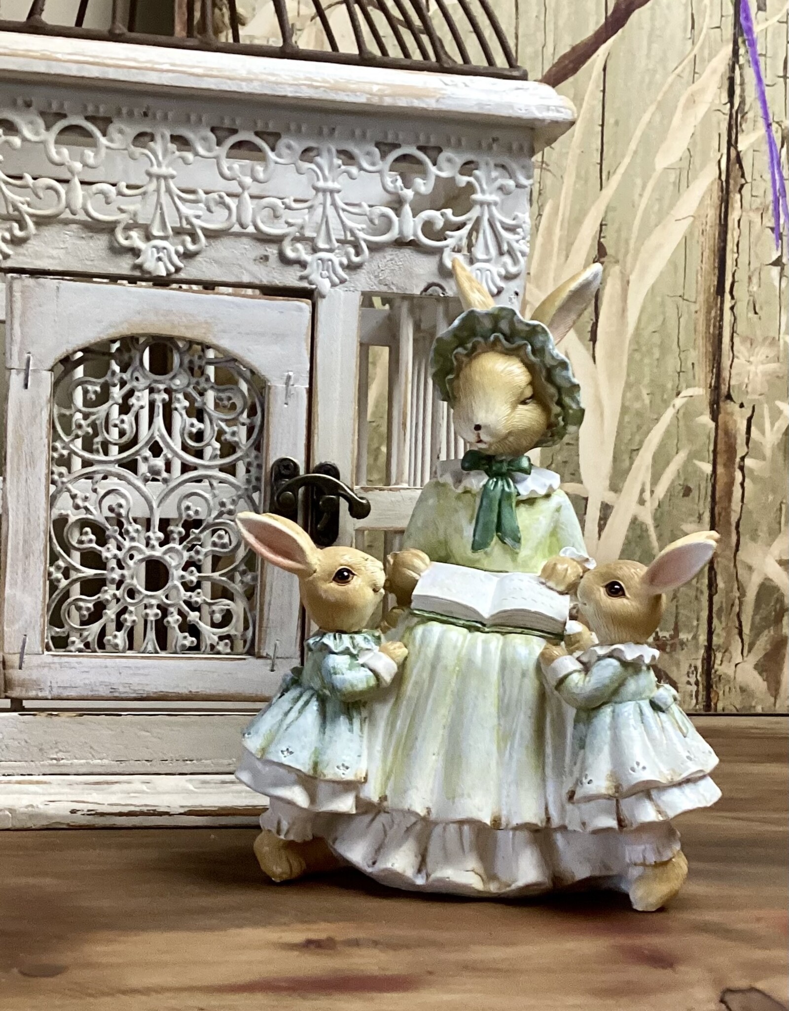 Kaninchenmutter mit Kindern