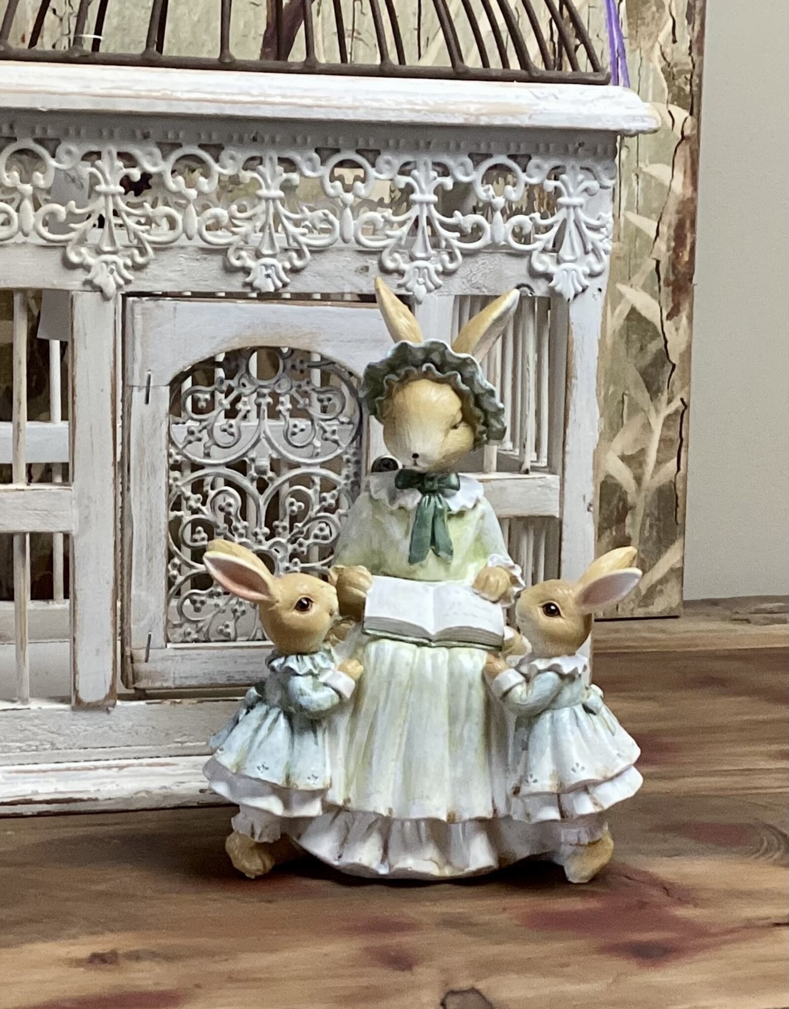 Kaninchenmutter mit Kindern