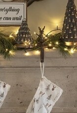 Haak met liggend hert