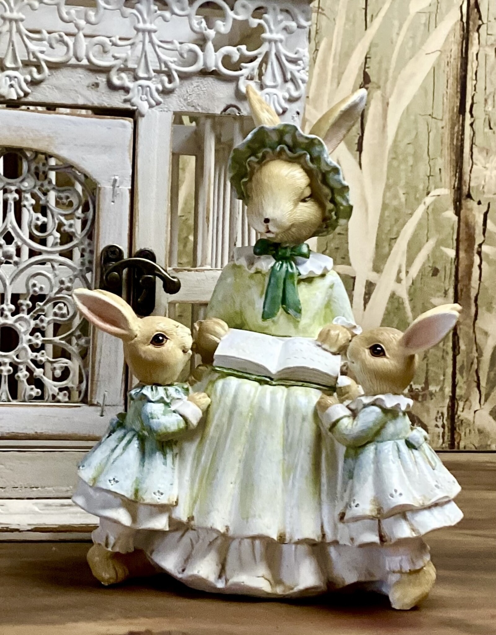 Kaninchenmutter mit Kindern