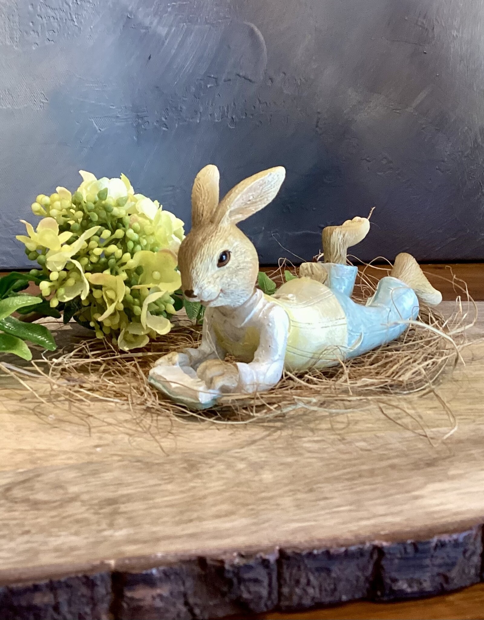 Deko Hase liegend mit Buch