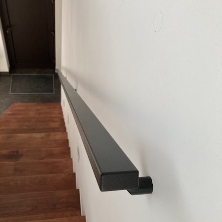 Handlauf schwarz - eckig (40x20 mm) - mit Handlaufhaltern Typ 7 - nach Maß - Treppengeländer Metall / Stahl beschichtet - RAL 9005