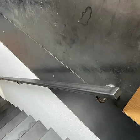 Handlauf Stahl - eckig (40x20 mm) - mit Handlaufhaltern Typ 1 - nach Maß - Treppengeländer (roh) Metall - transparent beschichtet
