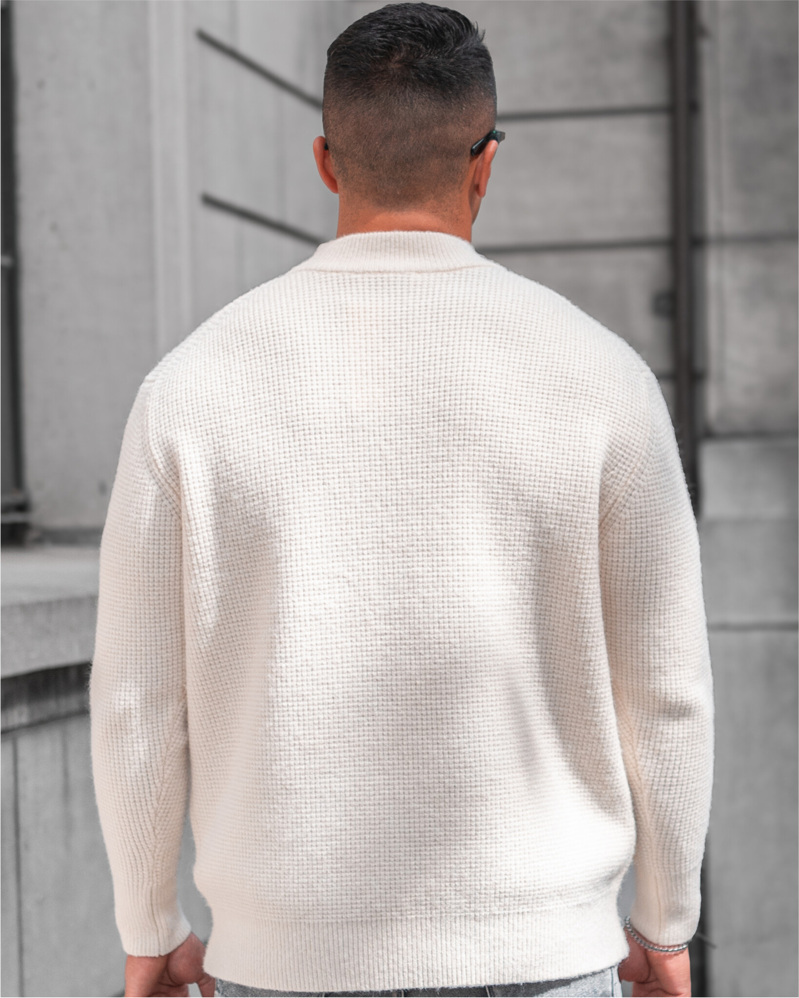 Zumo Oversized Fits Pulls STOW Cream