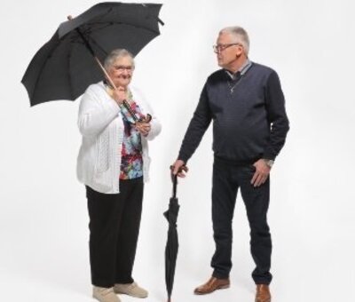 Paraplu en wandelstok in 2