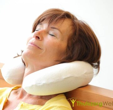 Traagschuim nekkussen