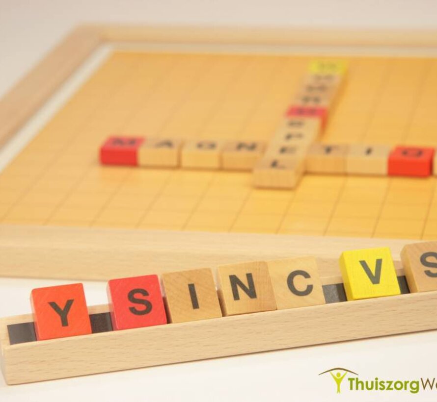 Kruiswoordspel magnetisch spelbord en letterset