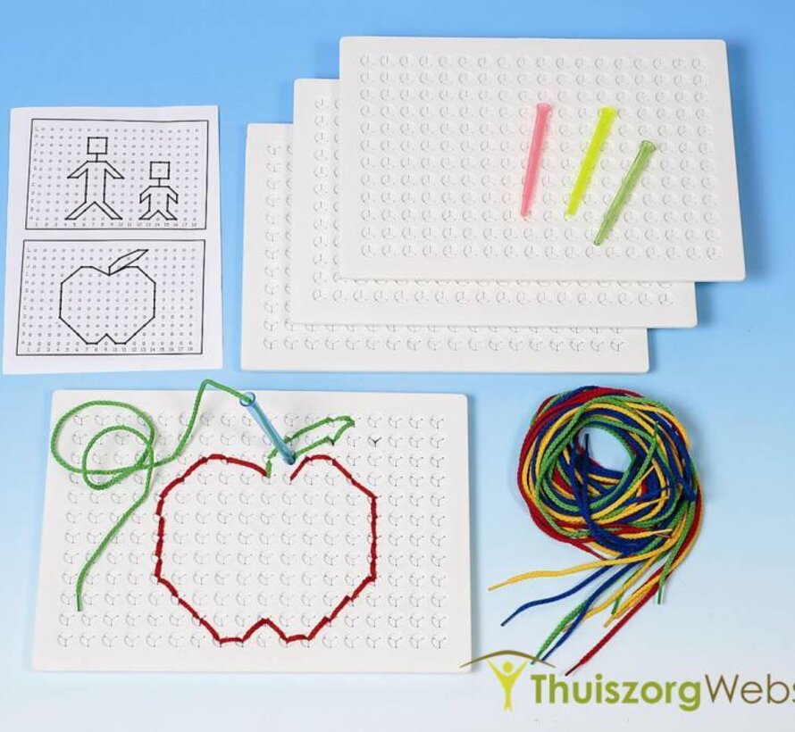 Figuren rijgen met gekleurde draden en stift