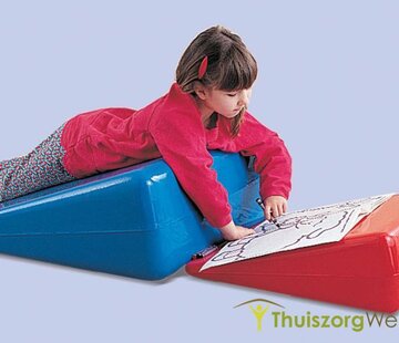 Tumble Forms 2™ wigvormig kussen