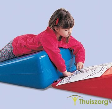 Tumble Forms 2™ wigvormig kussen