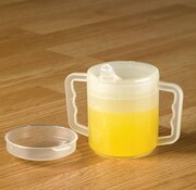 Beker met ml aanduiding 2 handvatten en 2 tuitjes