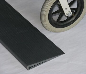 Kuntstof drempelhulp