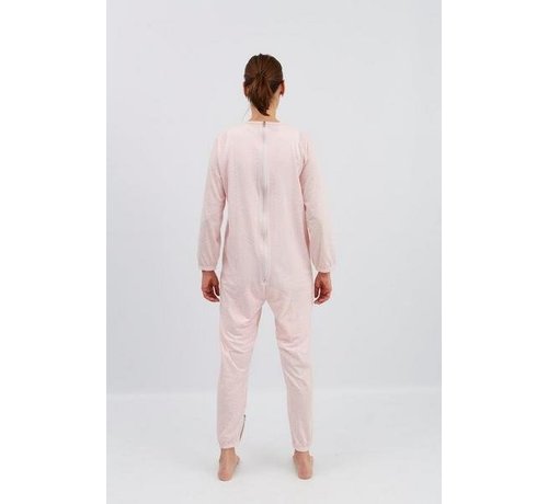 Roze pyjama met ritssluiting op de rug