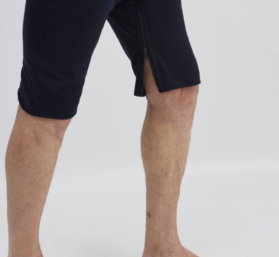 Marine blauwe polo met ritssluiting tussen de benen