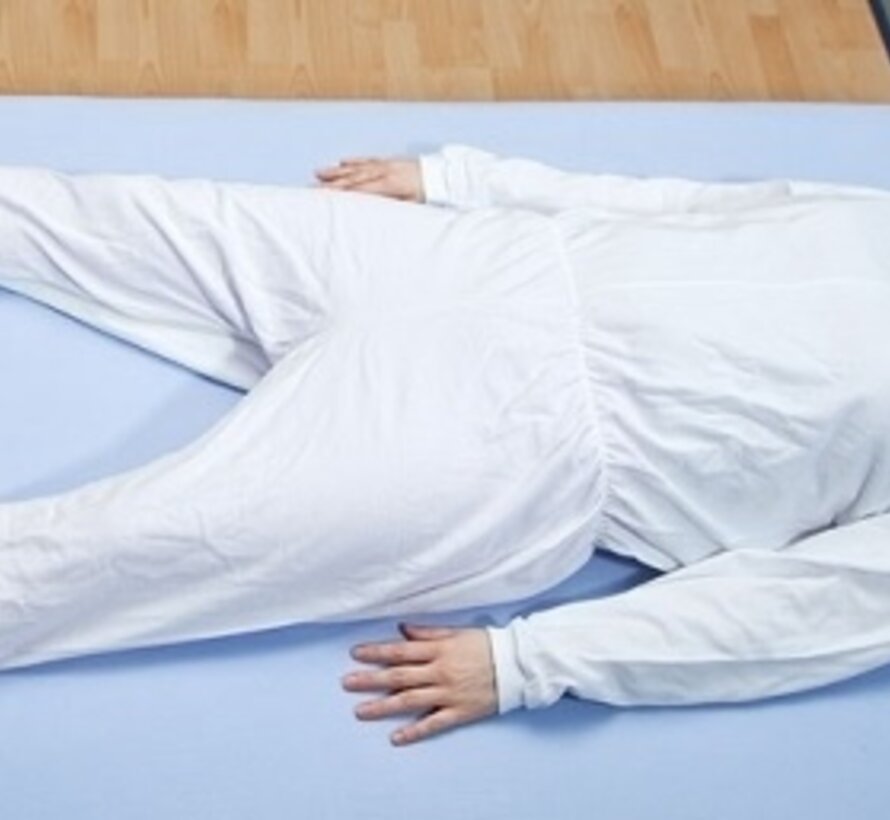 Verpleegpyjama met mouwen en tussenbeenrits