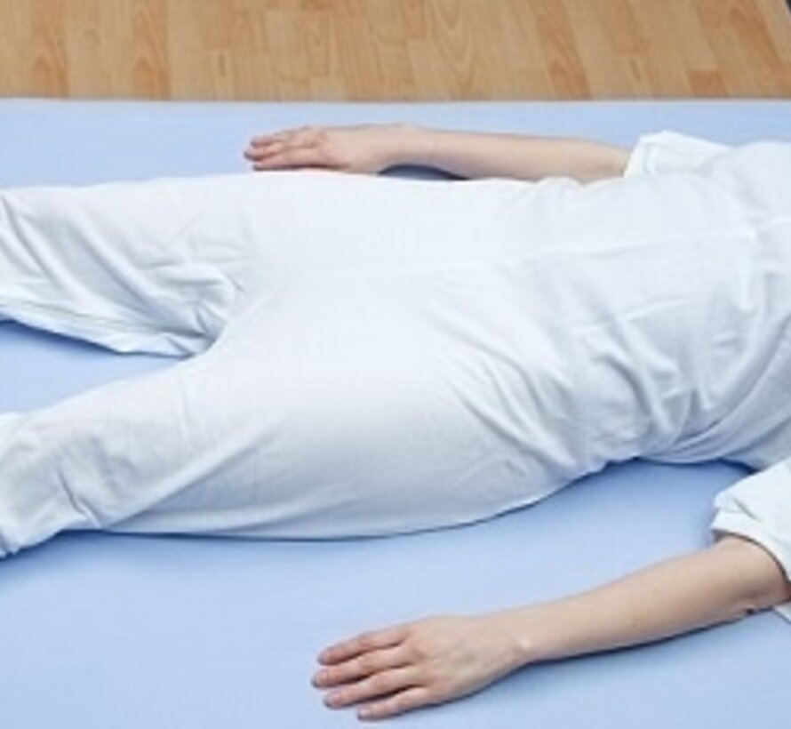 Verpleegpyjama met mouwen en tussenbeenrits