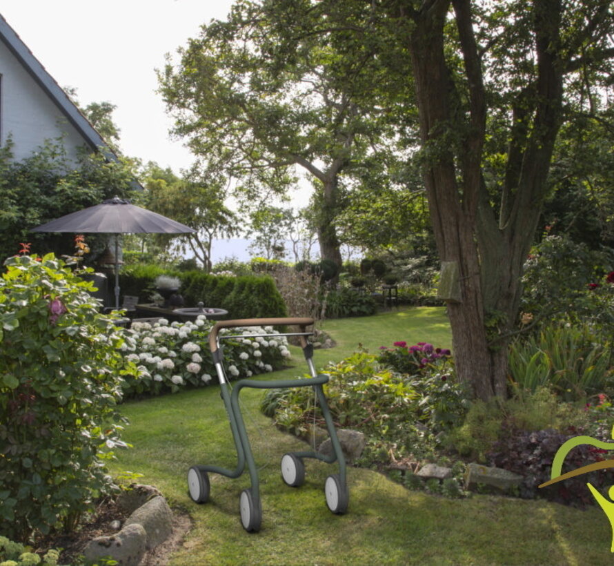 SCANDINAVIAN BUTLER - met mand en dienblad