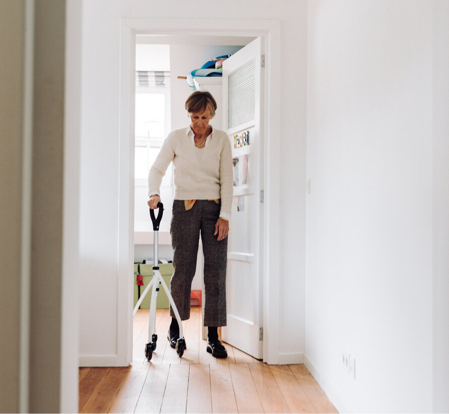 De rollator die met één hand te gebruiken is: de Wheeleo®