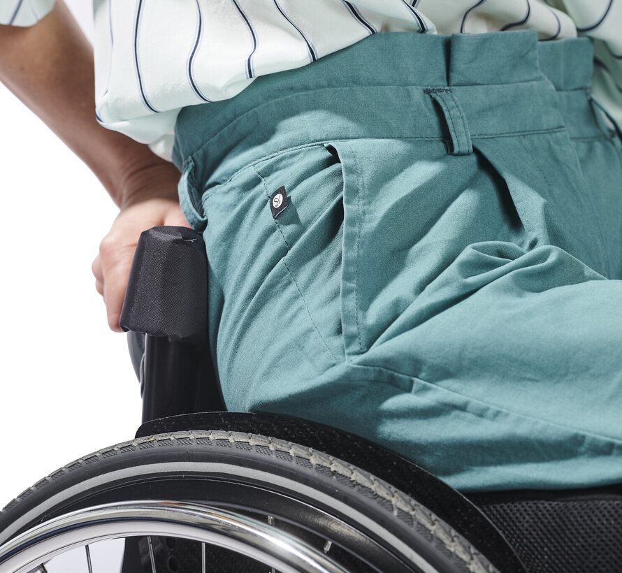 Rolstoelshort met haak en oog - groen katoen