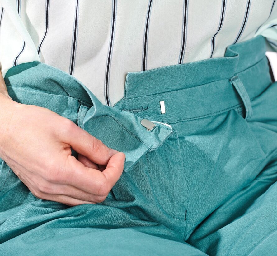 Rolstoelshort met haak en oog - groen katoen