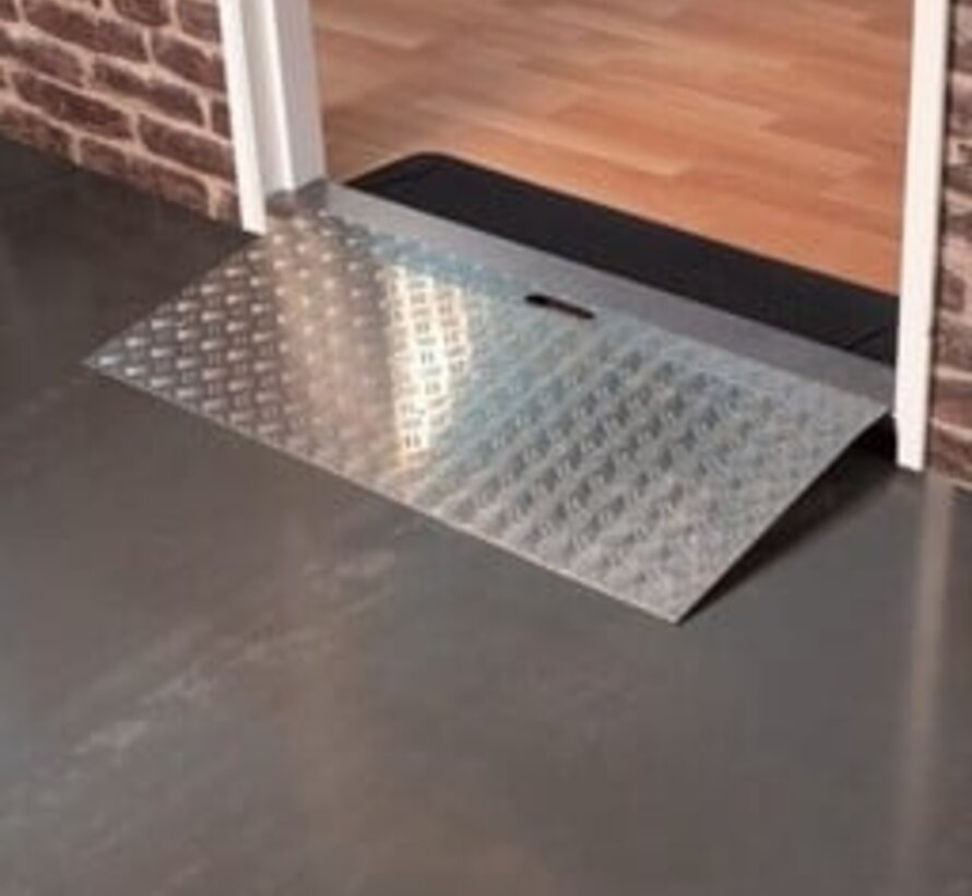 Metalen drempelhulp