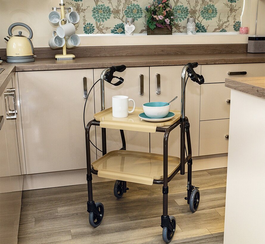 In hoogte verstelbare keukentrolley met remmen