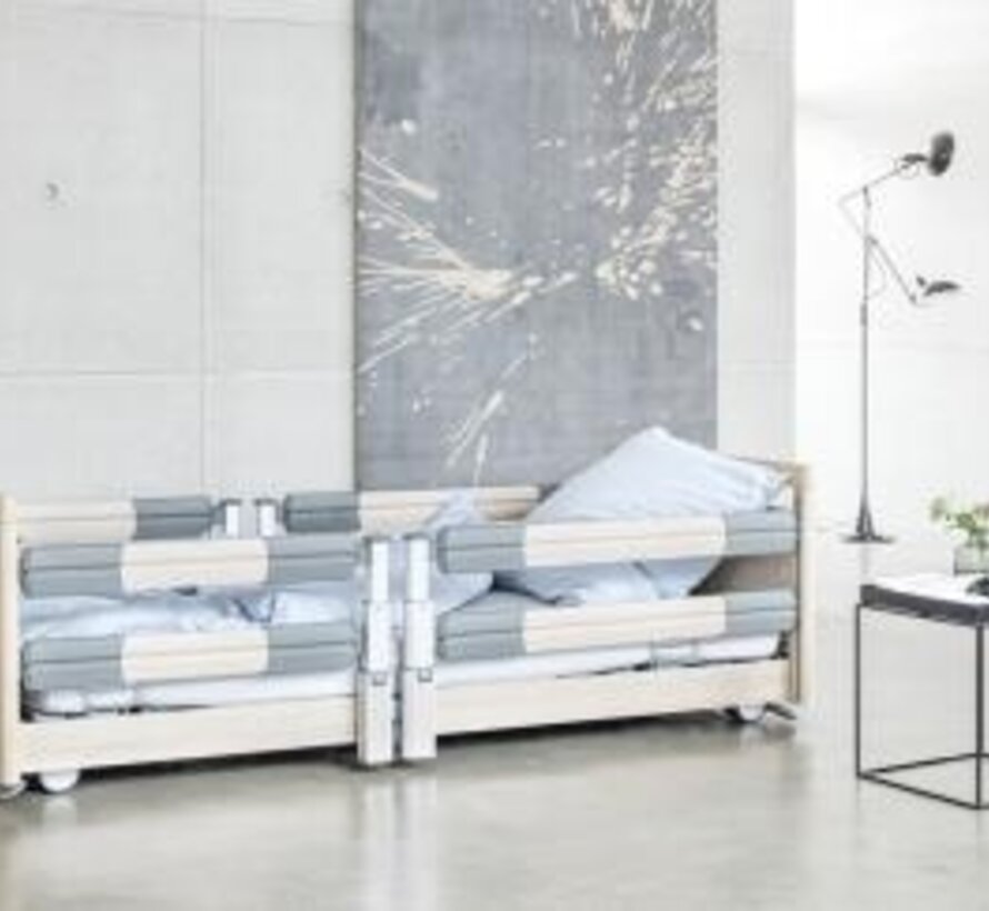 Floorline 15-80 bed, hoge panelen 51F, houten lattenbodem, 2 halve telescopische zijhekken